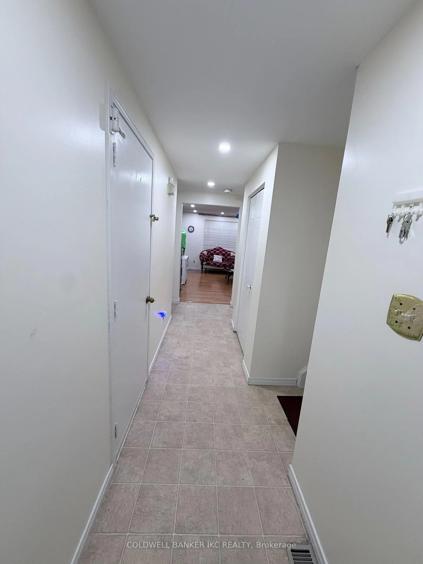 Photo 5 of 19 Grandridge Crescent, Guelph, Willow West/Sugarbush/West Acres — HOMEH