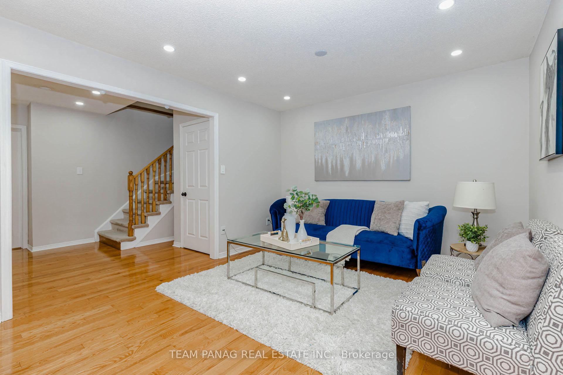 Photo 4 of 25 Ural Circle, Brampton, Sandringham-Wellington — HOMEH