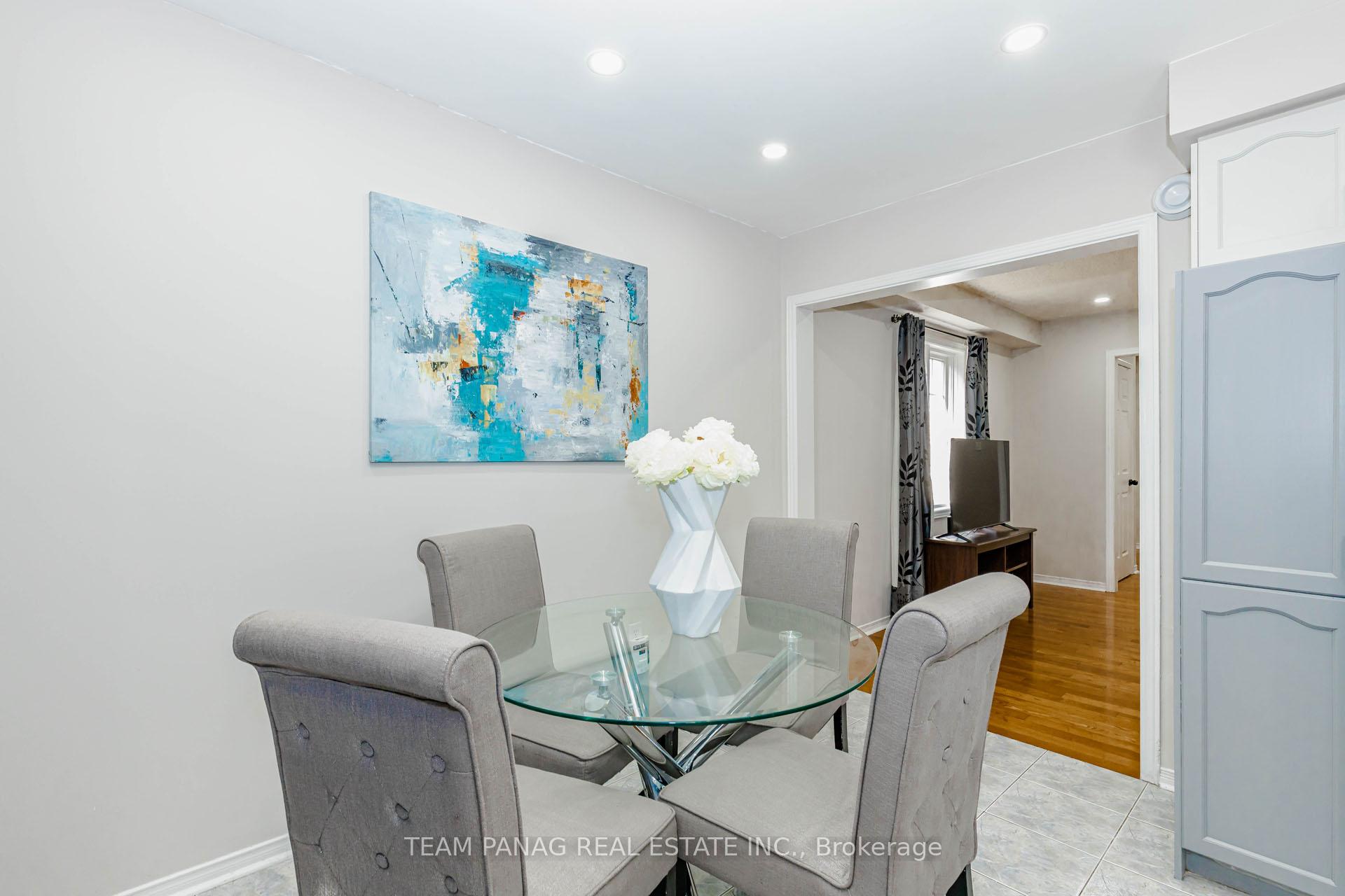 Photo 7 of 25 Ural Circle, Brampton, Sandringham-Wellington — HOMEH