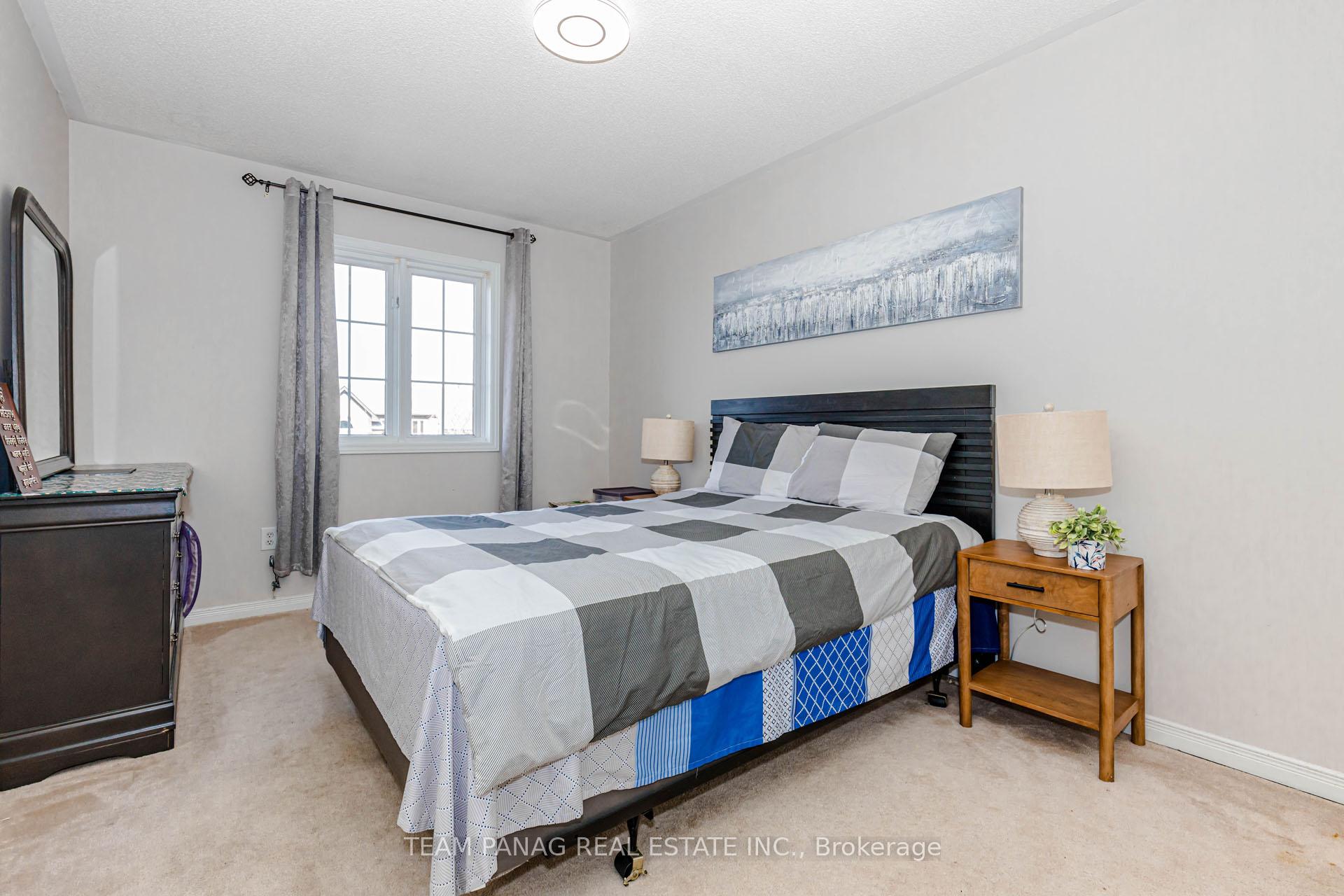 Photo 13 of 25 Ural Circle, Brampton, Sandringham-Wellington — HOMEH