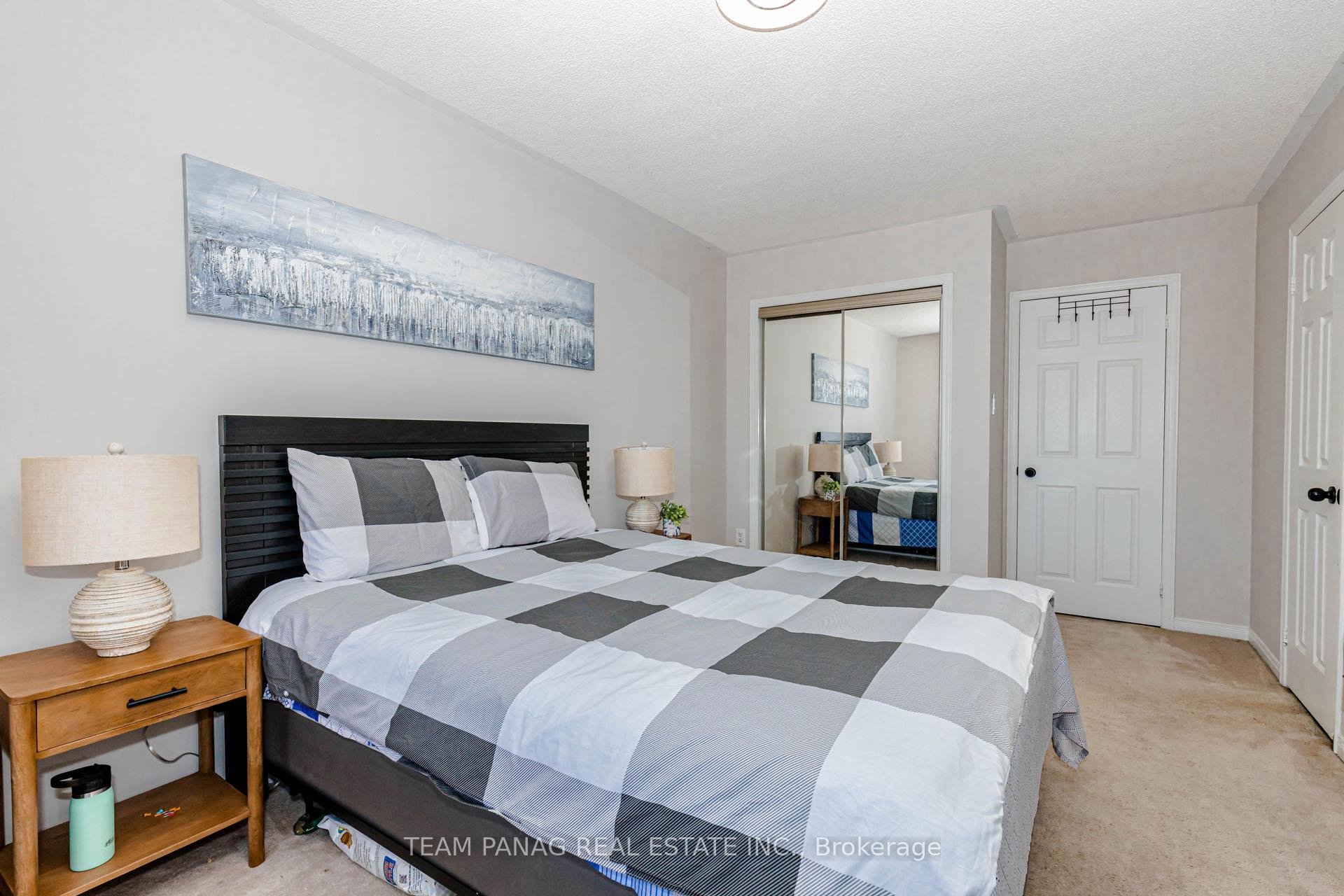 Photo 14 of 25 Ural Circle, Brampton, Sandringham-Wellington — HOMEH