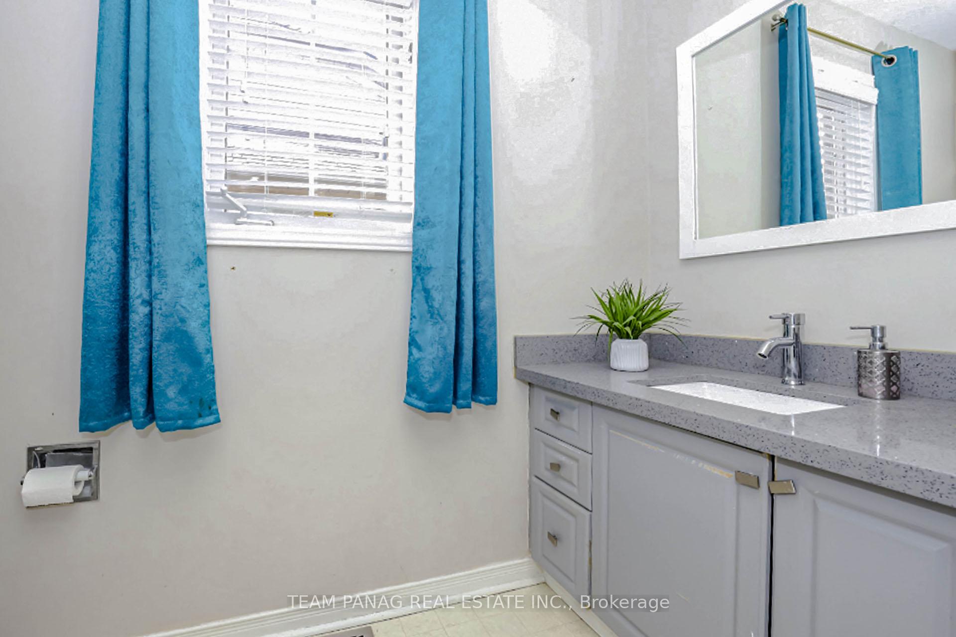 Photo 20 of 25 Ural Circle, Brampton, Sandringham-Wellington — HOMEH