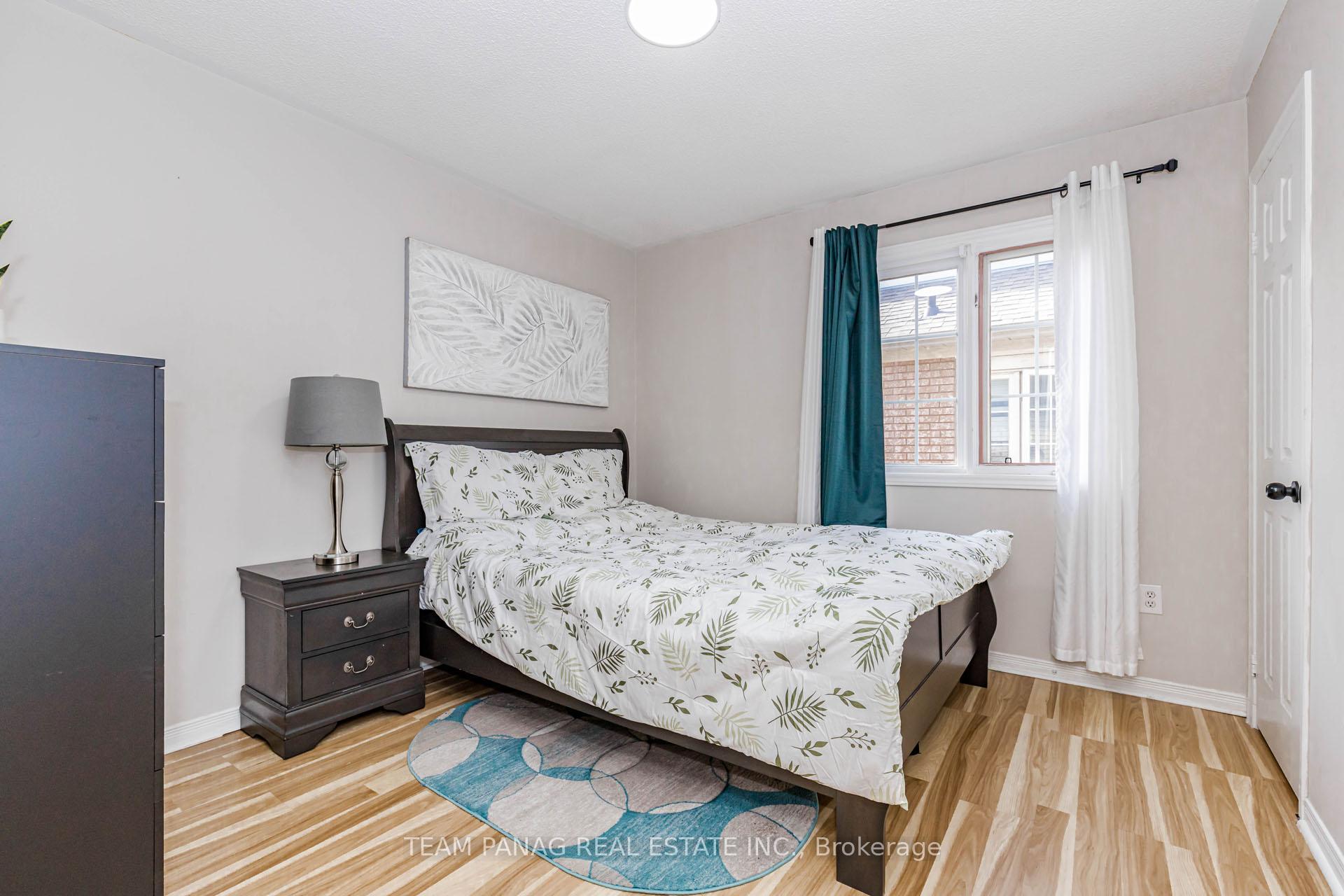 Photo 21 of 25 Ural Circle, Brampton, Sandringham-Wellington — HOMEH