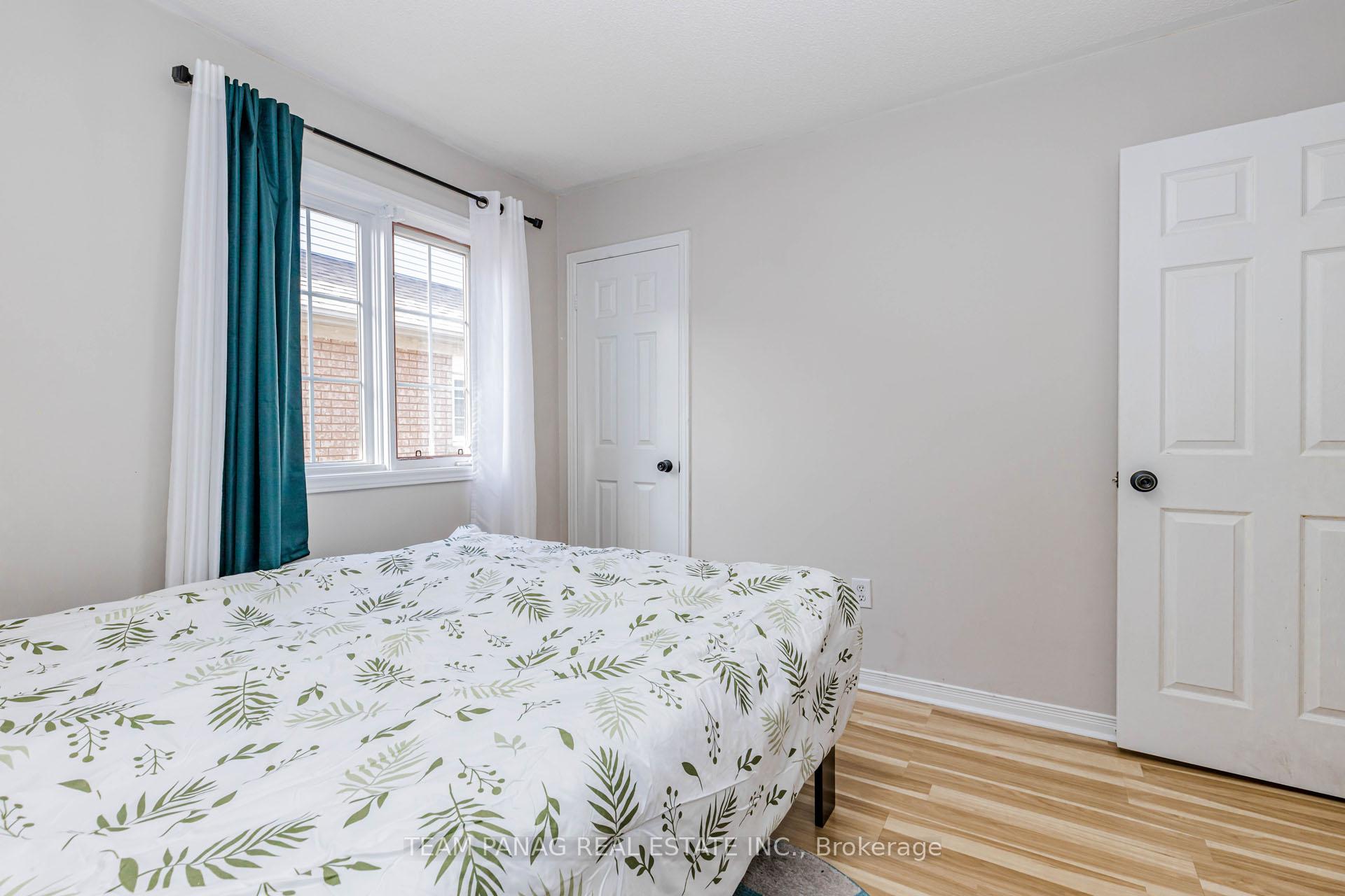 Photo 22 of 25 Ural Circle, Brampton, Sandringham-Wellington — HOMEH