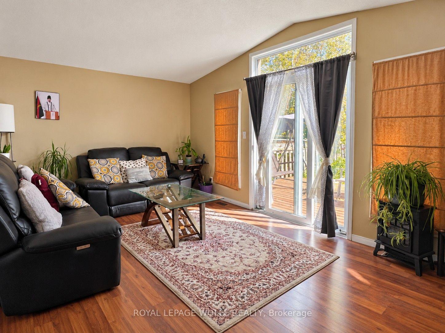 Photo 3 of 208 Activa Avenue, Kitchener, Larentian West — HOMEH