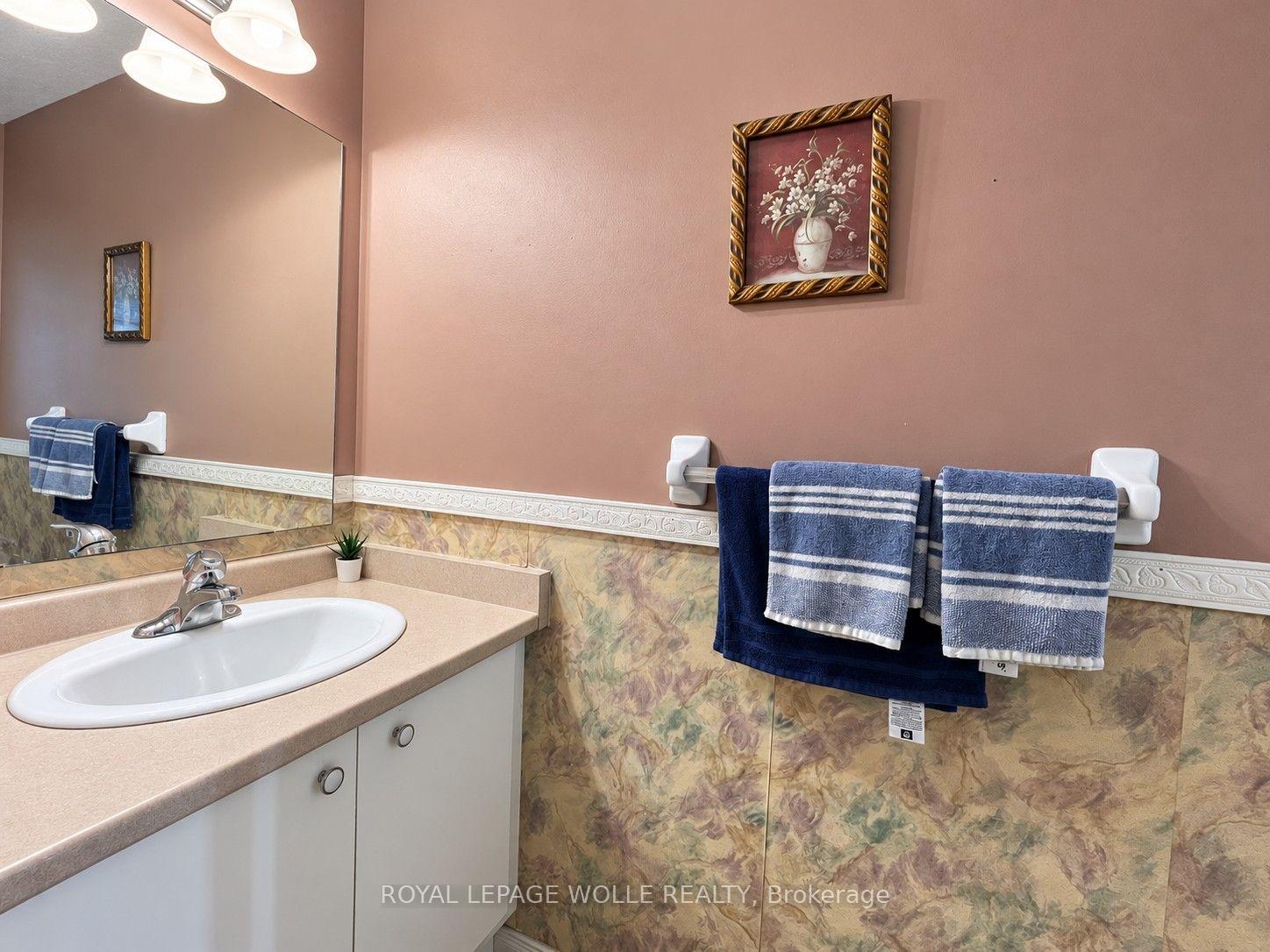 Photo 4 of 208 Activa Avenue, Kitchener, Larentian West — HOMEH