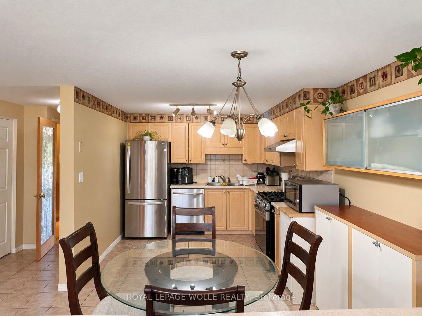Photo 6 of 208 Activa Avenue, Kitchener, Larentian West — HOMEH