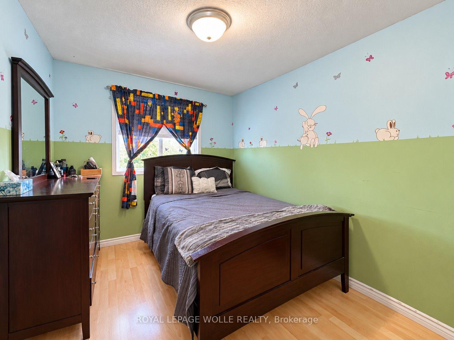 Photo 10 of 208 Activa Avenue, Kitchener, Larentian West — HOMEH