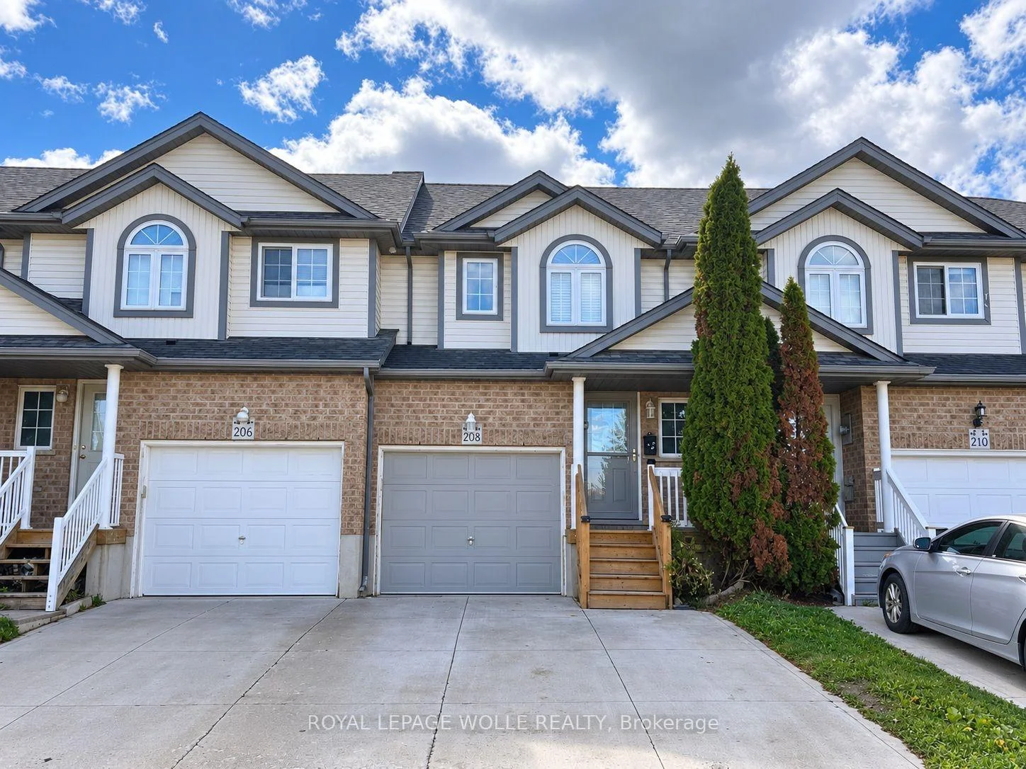 Photo 1 of 208 Activa Avenue, Kitchener, Larentian West — HOMEH