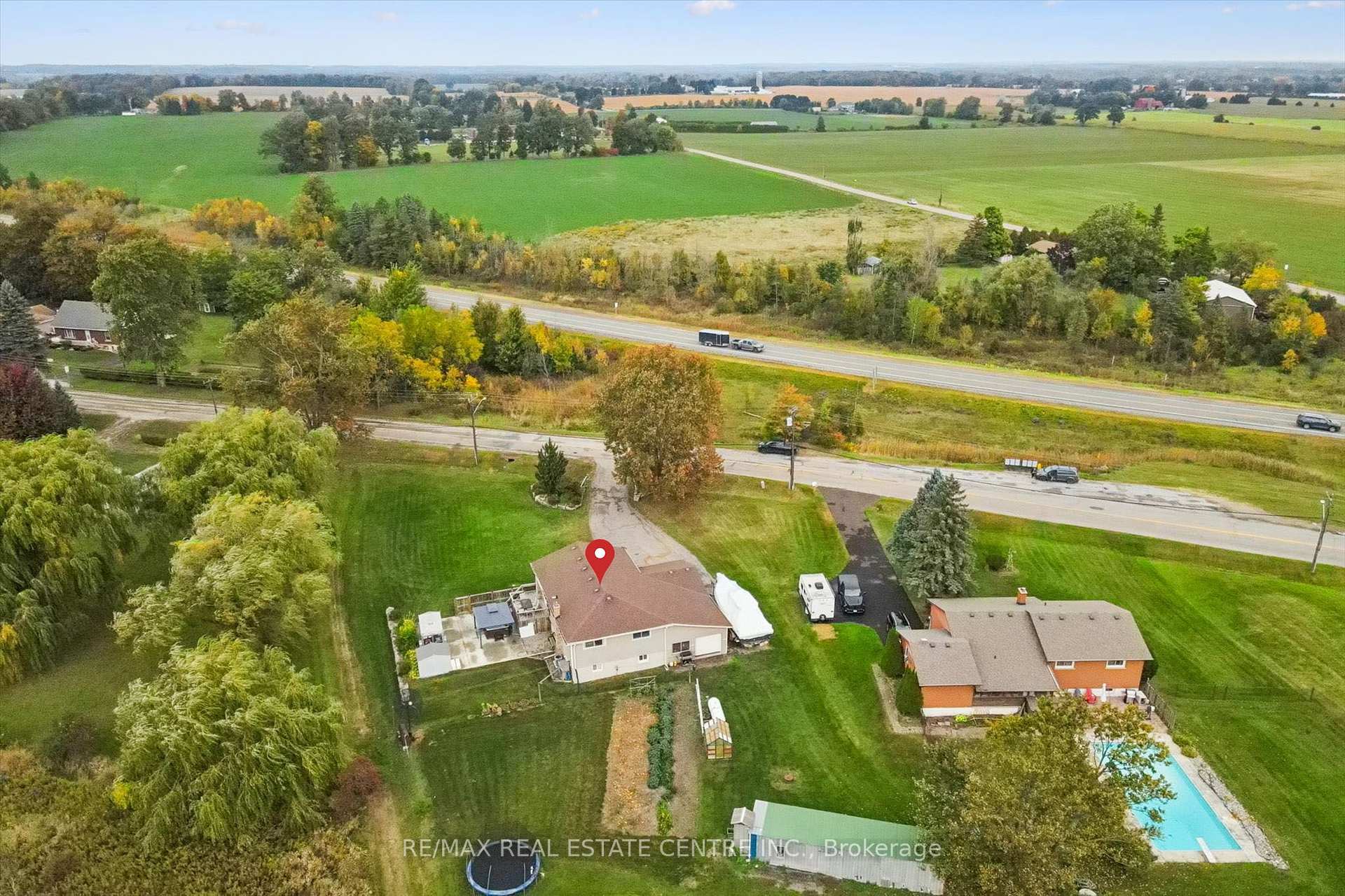 Photo 4 of 1211 Old 8 Highway, Hamilton, Rural Flamborough — HOMEH