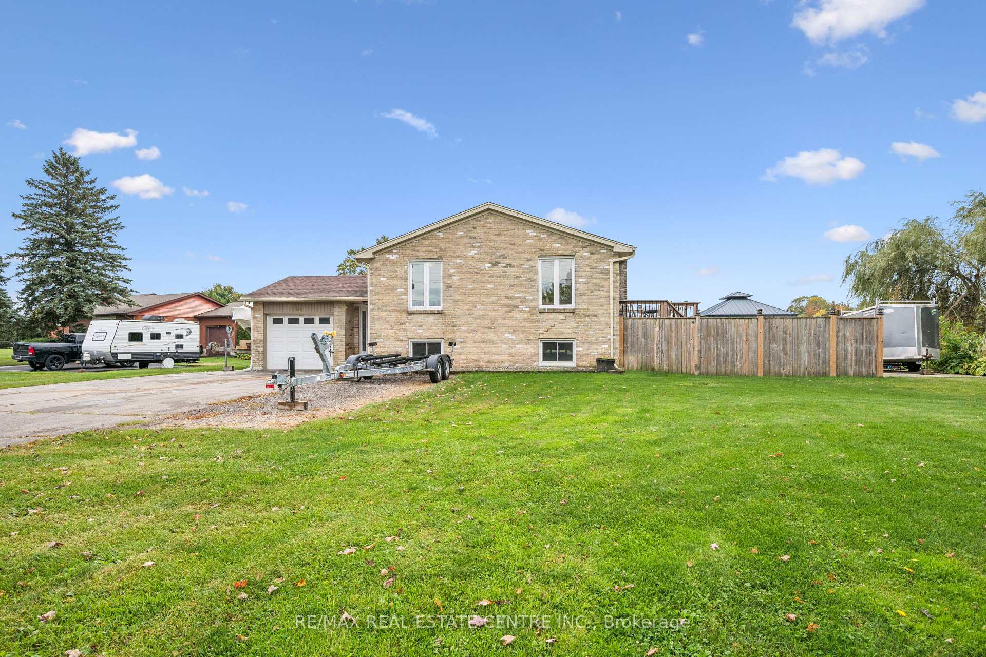 Photo 5 of 1211 Old 8 Highway, Hamilton, Rural Flamborough — HOMEH
