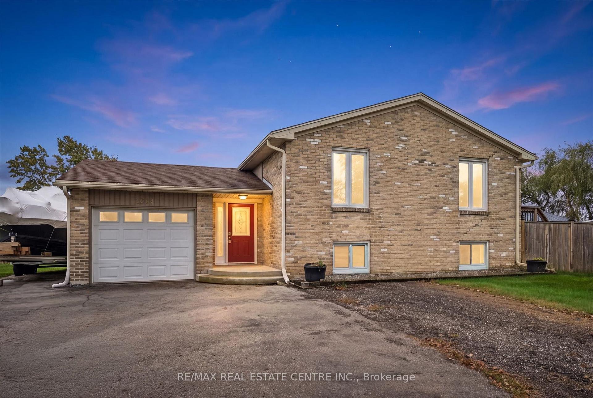 Photo 6 of 1211 Old 8 Highway, Hamilton, Rural Flamborough — HOMEH