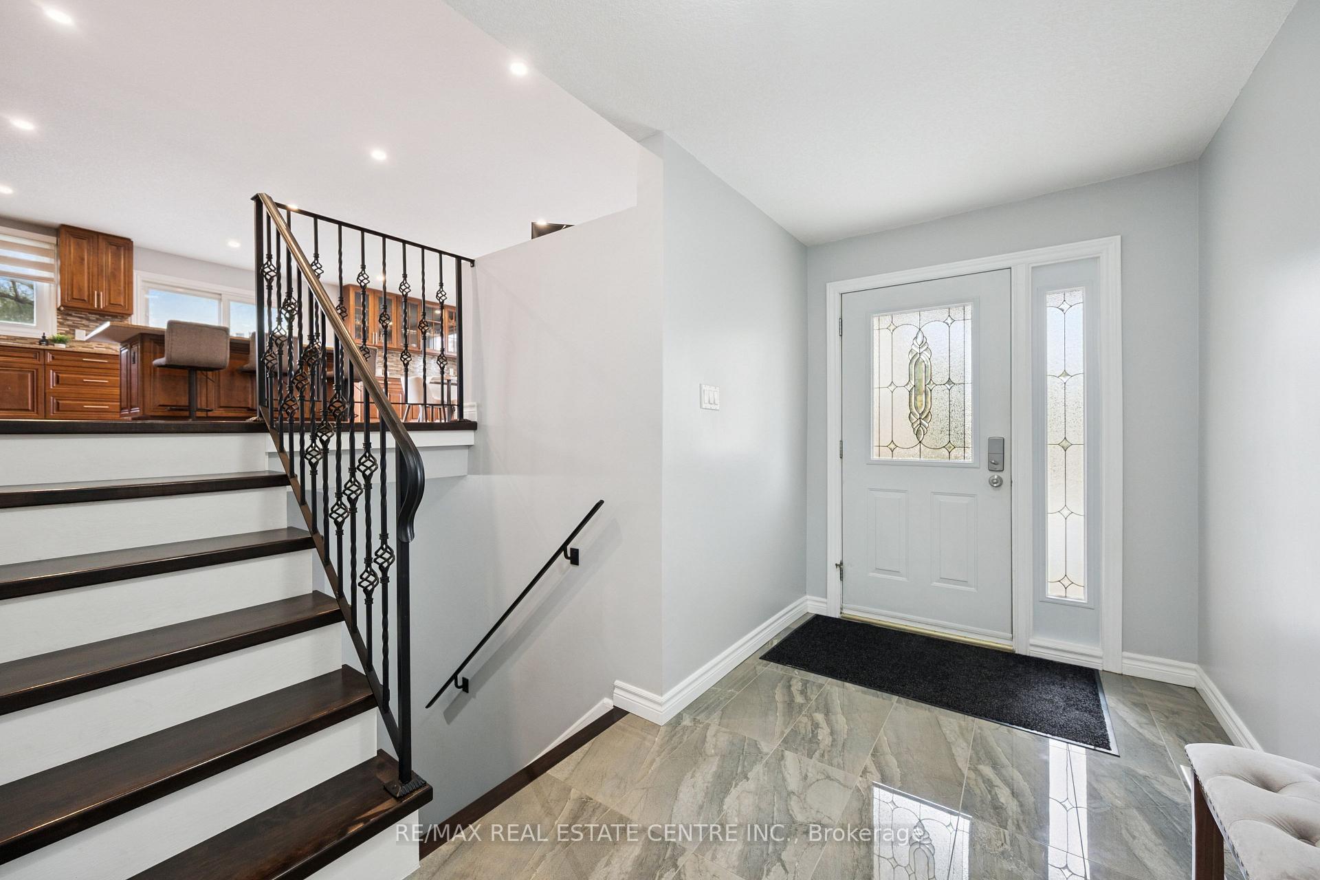 Photo 10 of 1211 Old 8 Highway, Hamilton, Rural Flamborough — HOMEH
