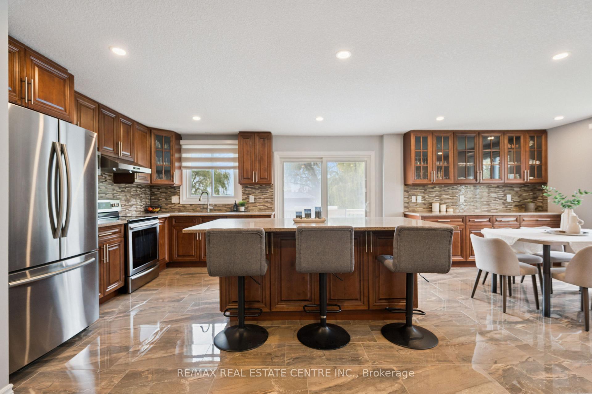 Photo 15 of 1211 Old 8 Highway, Hamilton, Rural Flamborough — HOMEH