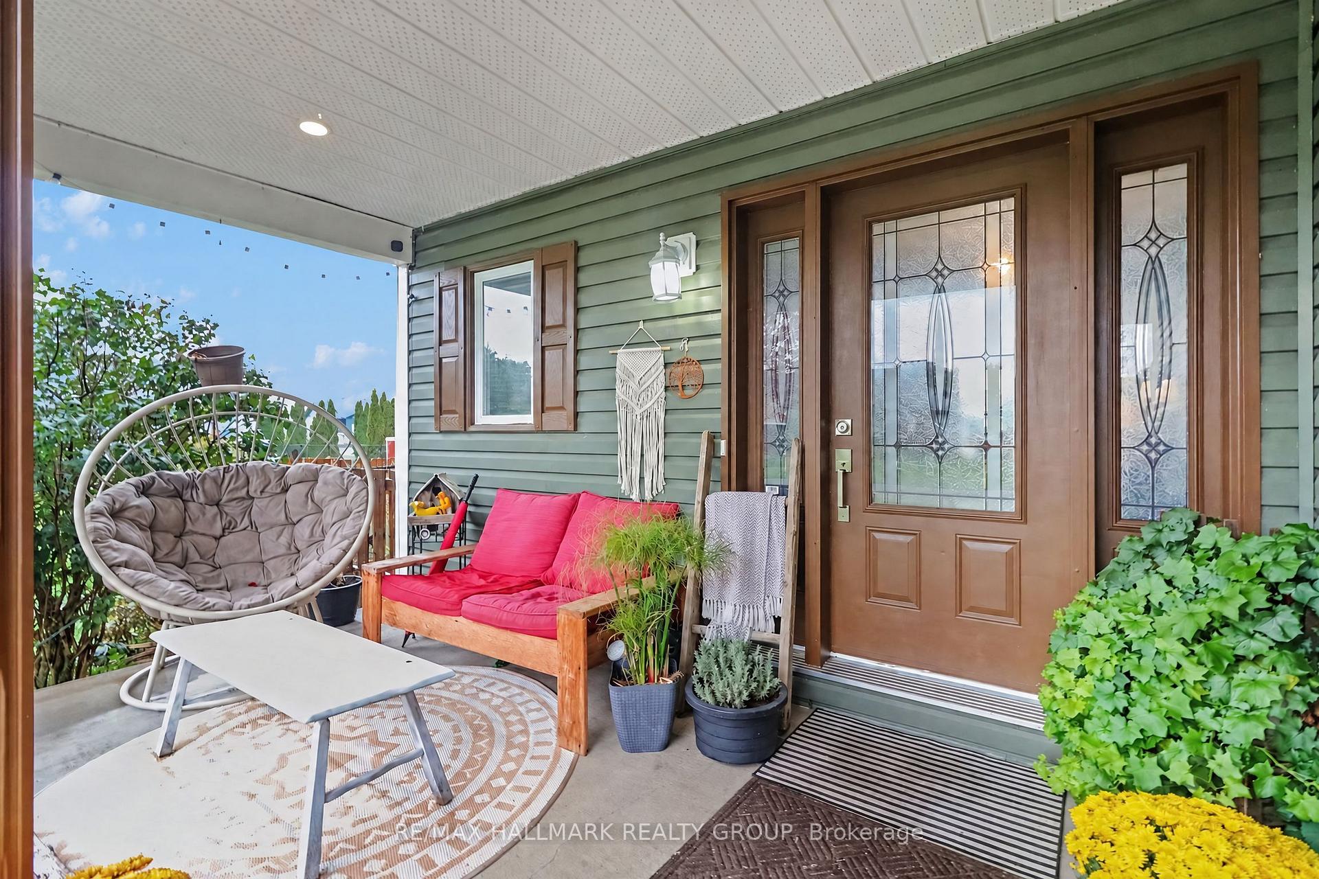 Photo 3 of 25 Tabitha Cres, North Dundas, Chesterville — HOMEH