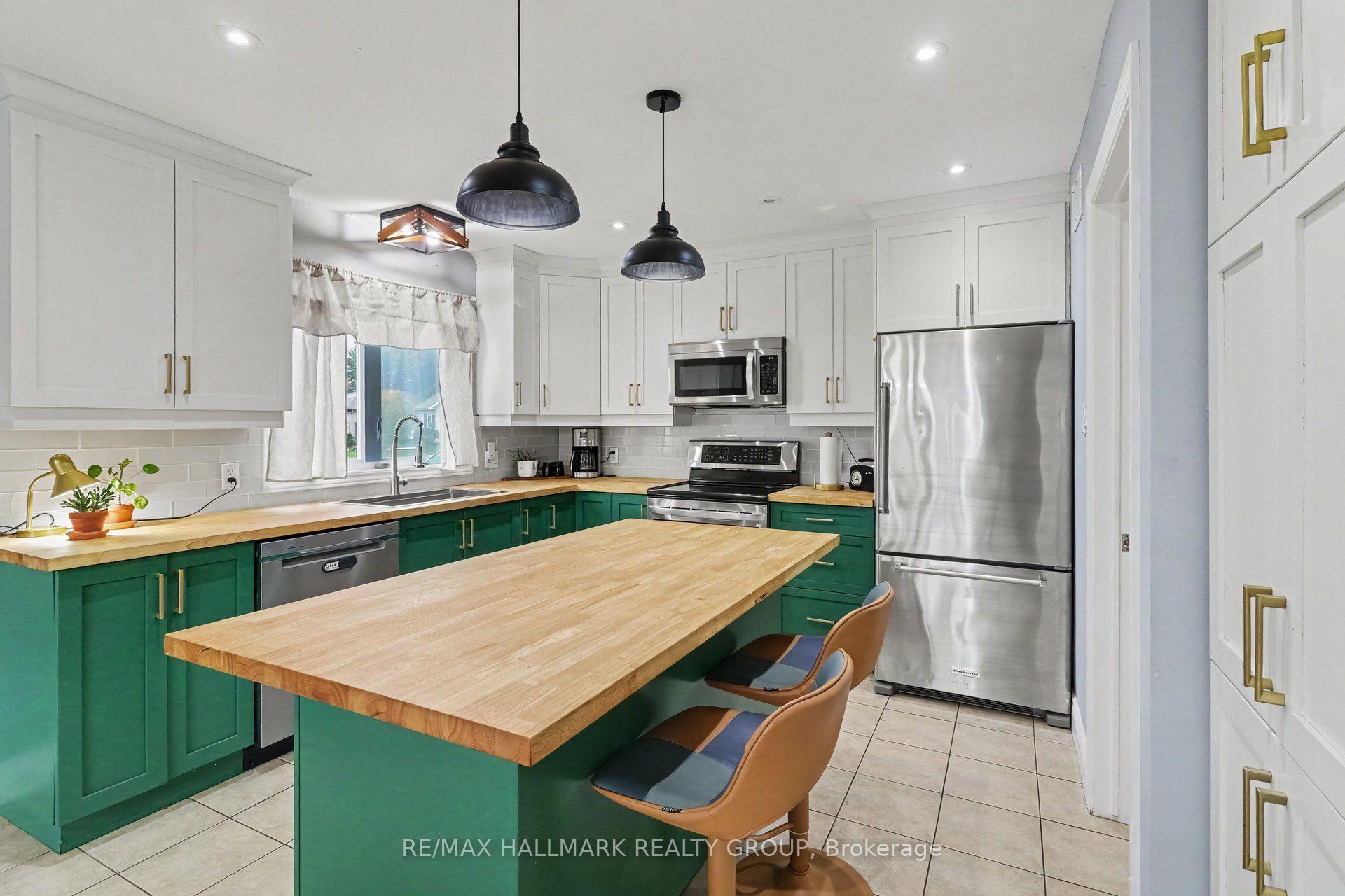 Photo 11 of 25 Tabitha Cres, North Dundas, Chesterville — HOMEH
