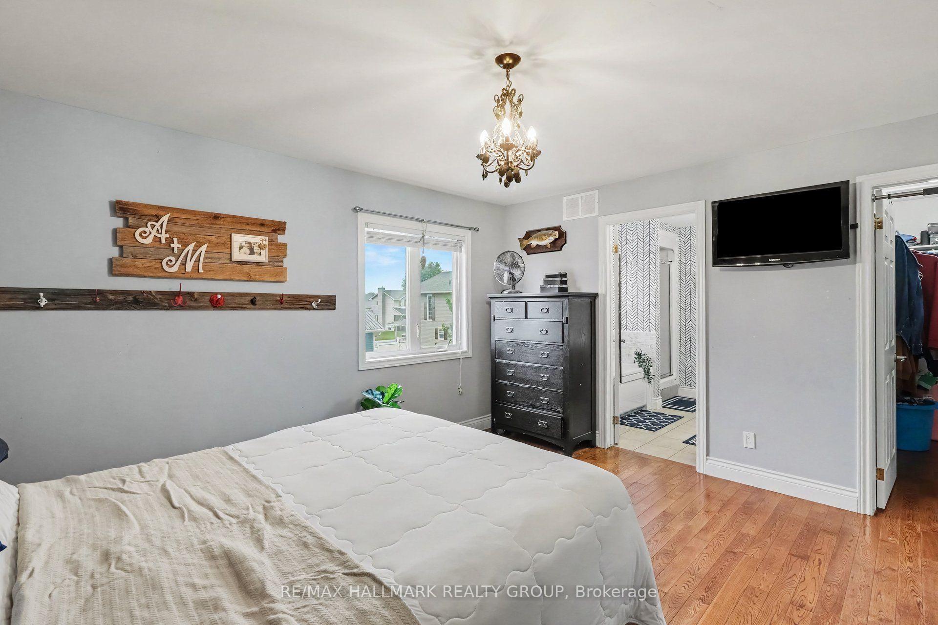 Photo 18 of 25 Tabitha Cres, North Dundas, Chesterville — HOMEH