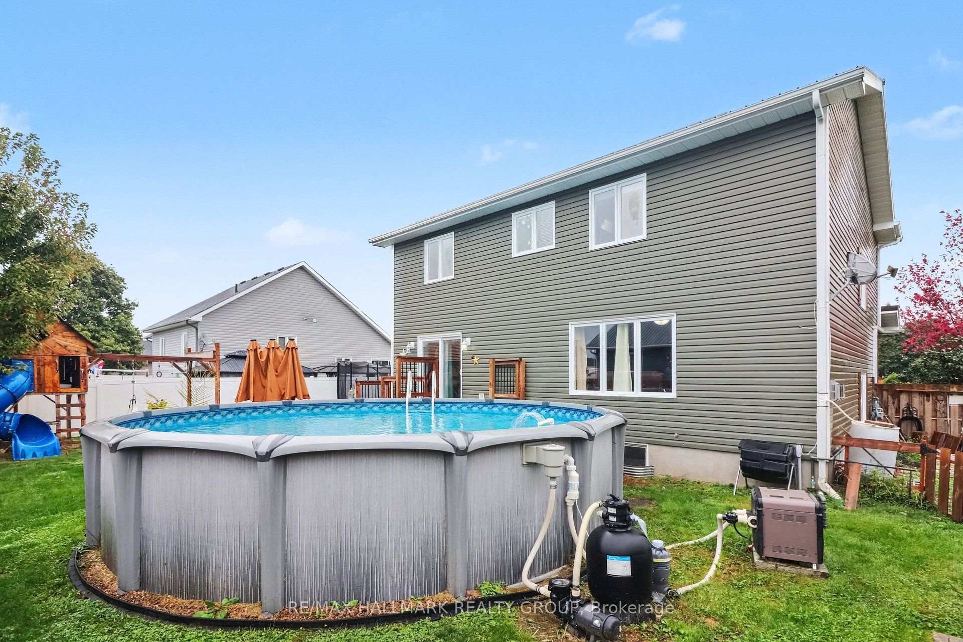 Photo 33 of 25 Tabitha Cres, North Dundas, Chesterville — HOMEH
