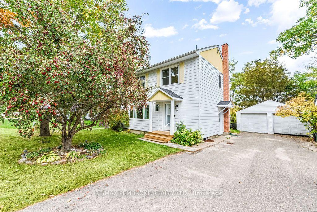 Photo 2 of 10 Laurier Avenue, Deep River, Deep River — HOMEH