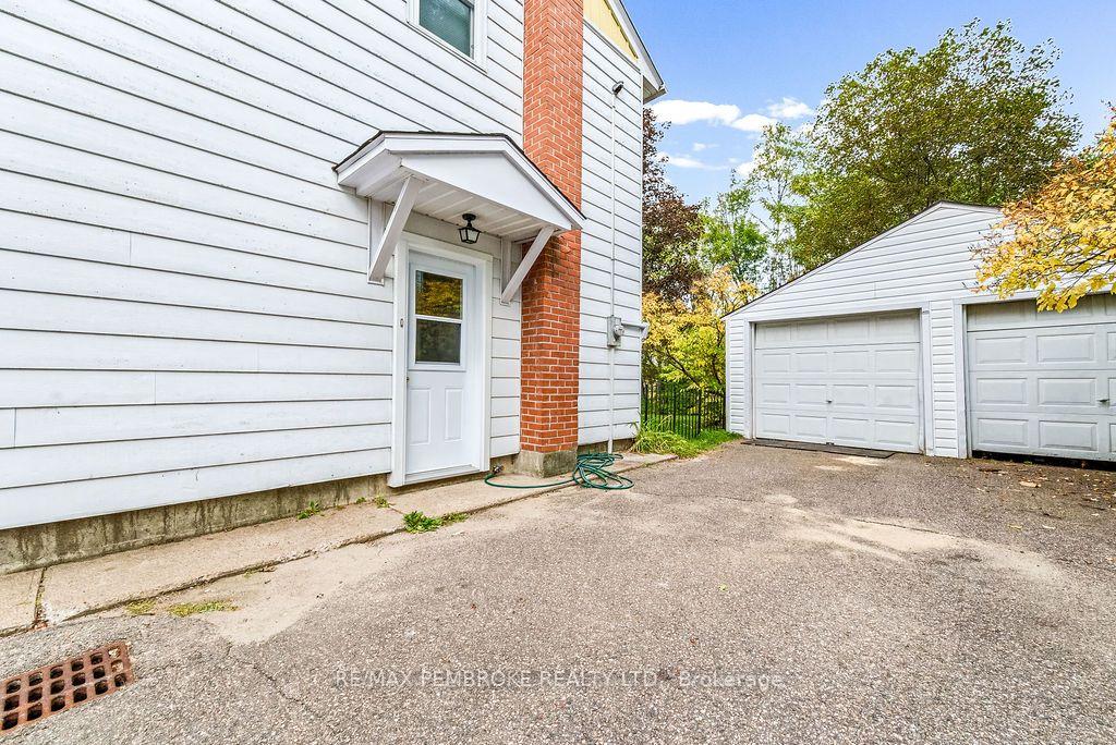 Photo 9 of 10 Laurier Avenue, Deep River, Deep River — HOMEH