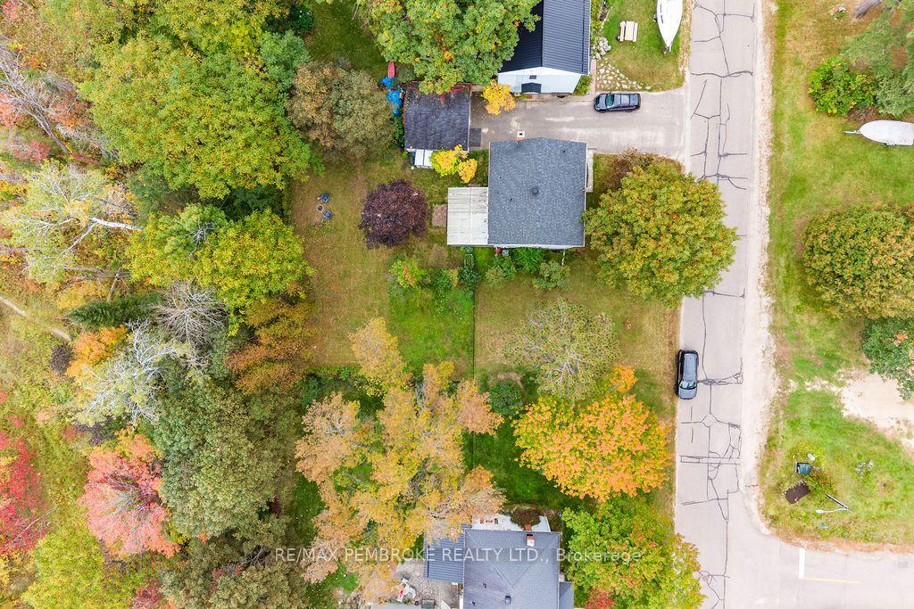 Photo 13 of 10 Laurier Avenue, Deep River, Deep River — HOMEH