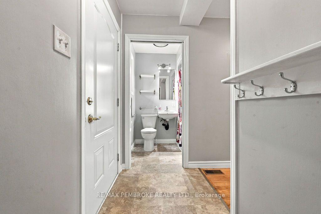 Photo 17 of 10 Laurier Avenue, Deep River, Deep River — HOMEH