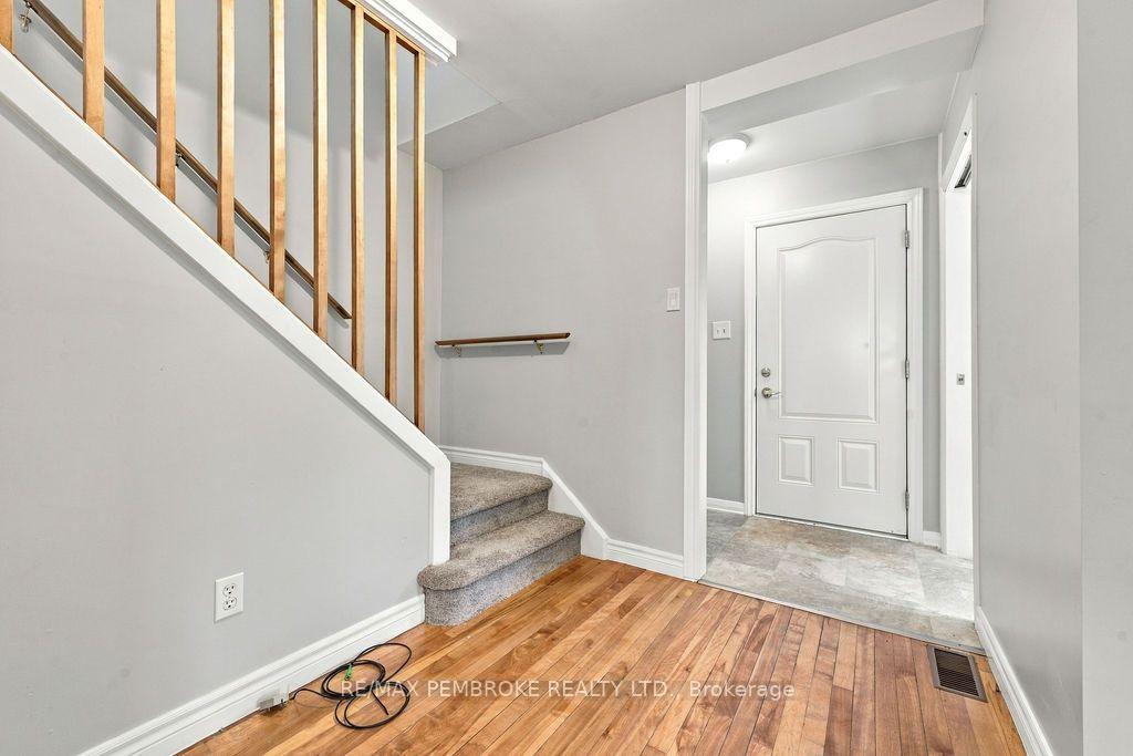 Photo 18 of 10 Laurier Avenue, Deep River, Deep River — HOMEH