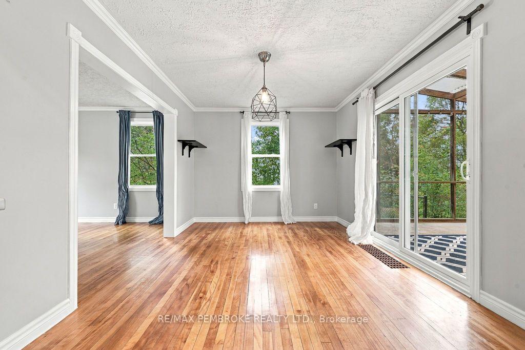 Photo 25 of 10 Laurier Avenue, Deep River, Deep River — HOMEH