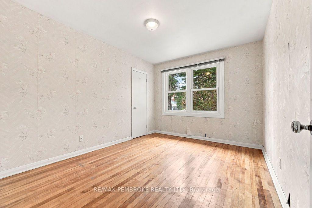 Photo 36 of 10 Laurier Avenue, Deep River, Deep River — HOMEH