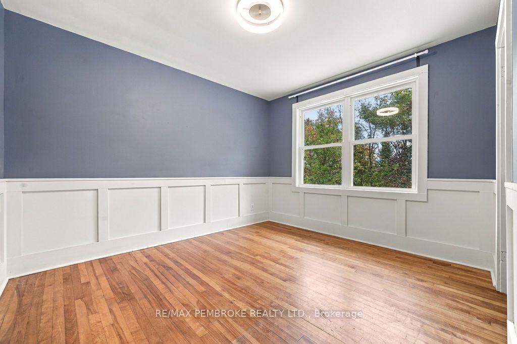 Photo 37 of 10 Laurier Avenue, Deep River, Deep River — HOMEH