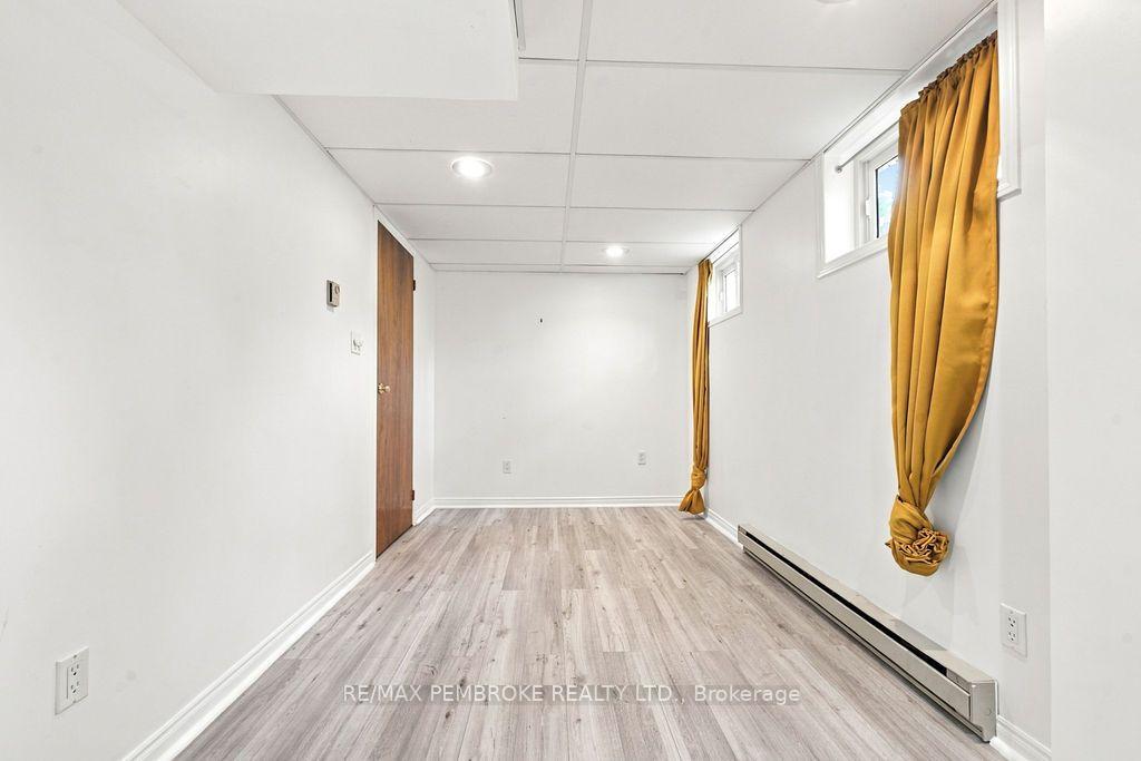 Photo 44 of 10 Laurier Avenue, Deep River, Deep River — HOMEH