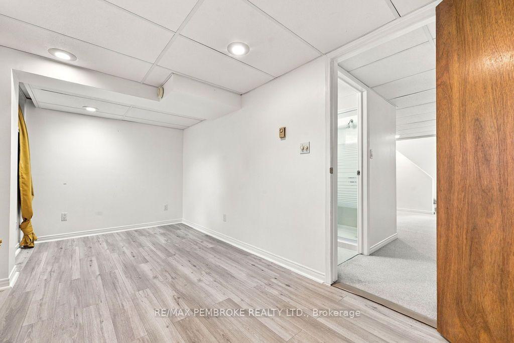 Photo 45 of 10 Laurier Avenue, Deep River, Deep River — HOMEH