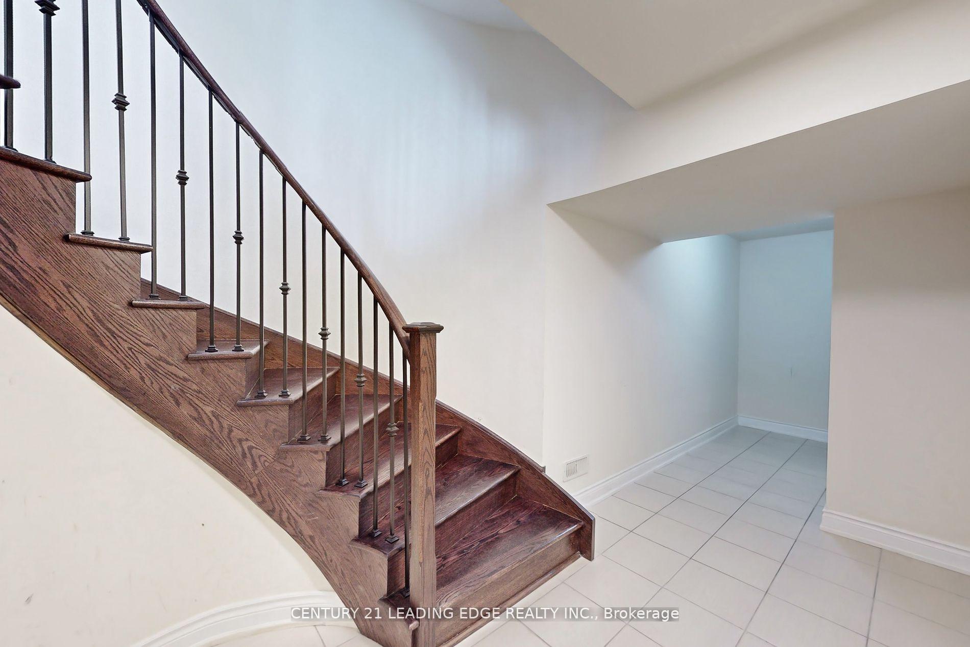 Photo 32 of 49 Gallant Place, Vaughan, Vellore Village — HOMEH