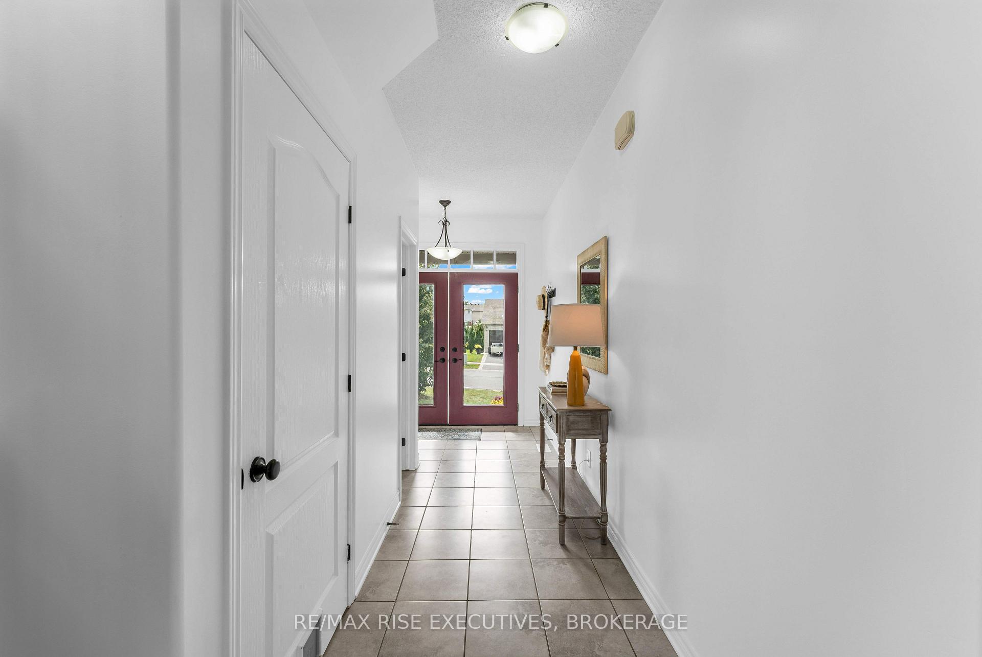 Photo 2 of 1704 Reginald Bart Drive, Kingston, Kingston East (Incl Barret Crt) — HOMEH