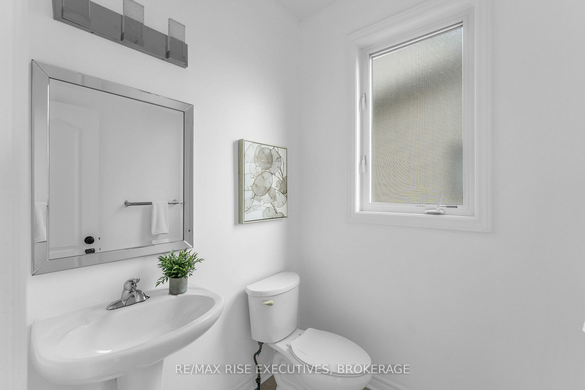 Photo 4 of 1704 Reginald Bart Drive, Kingston, Kingston East (Incl Barret Crt) — HOMEH