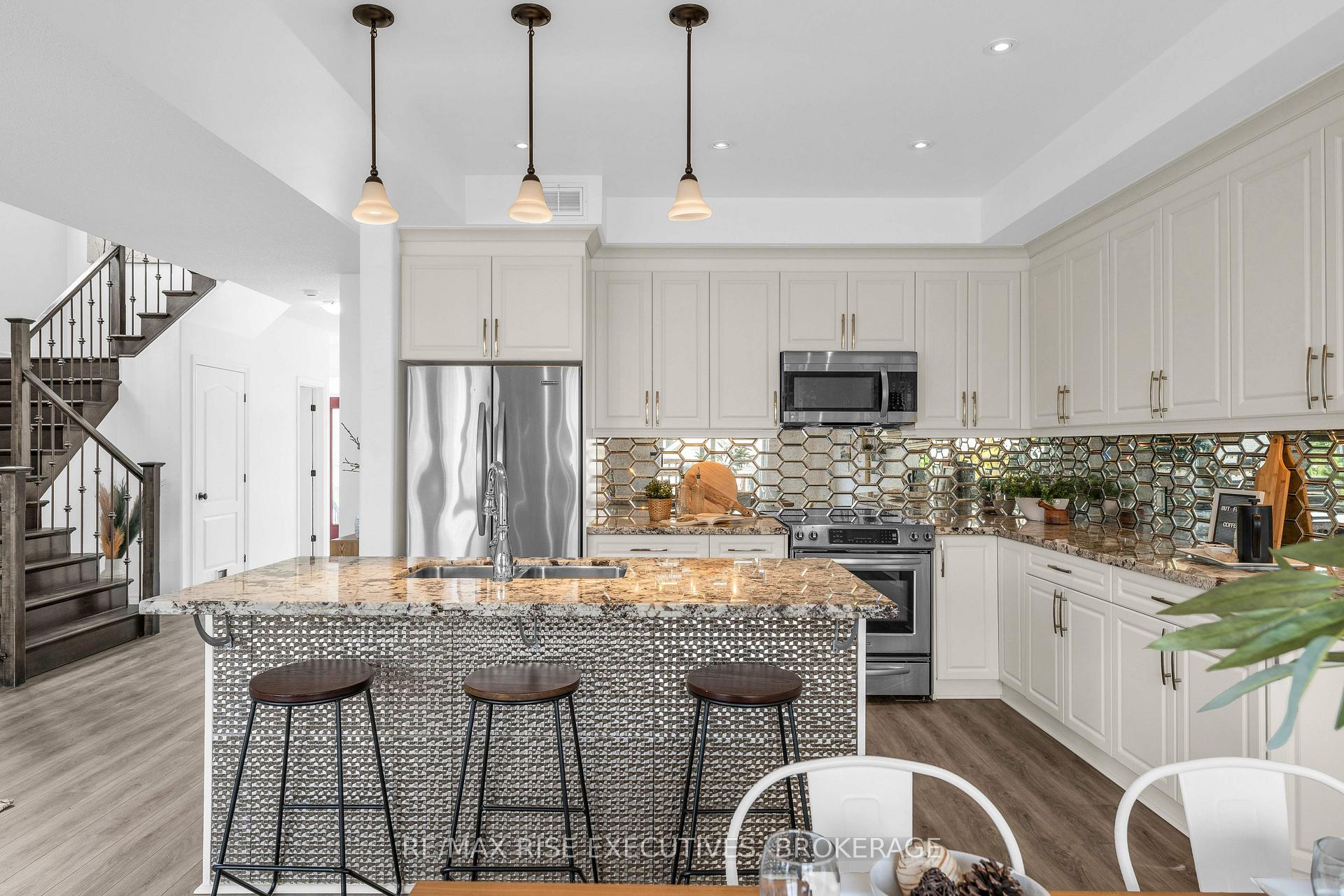 Photo 13 of 1704 Reginald Bart Drive, Kingston, Kingston East (Incl Barret Crt) — HOMEH