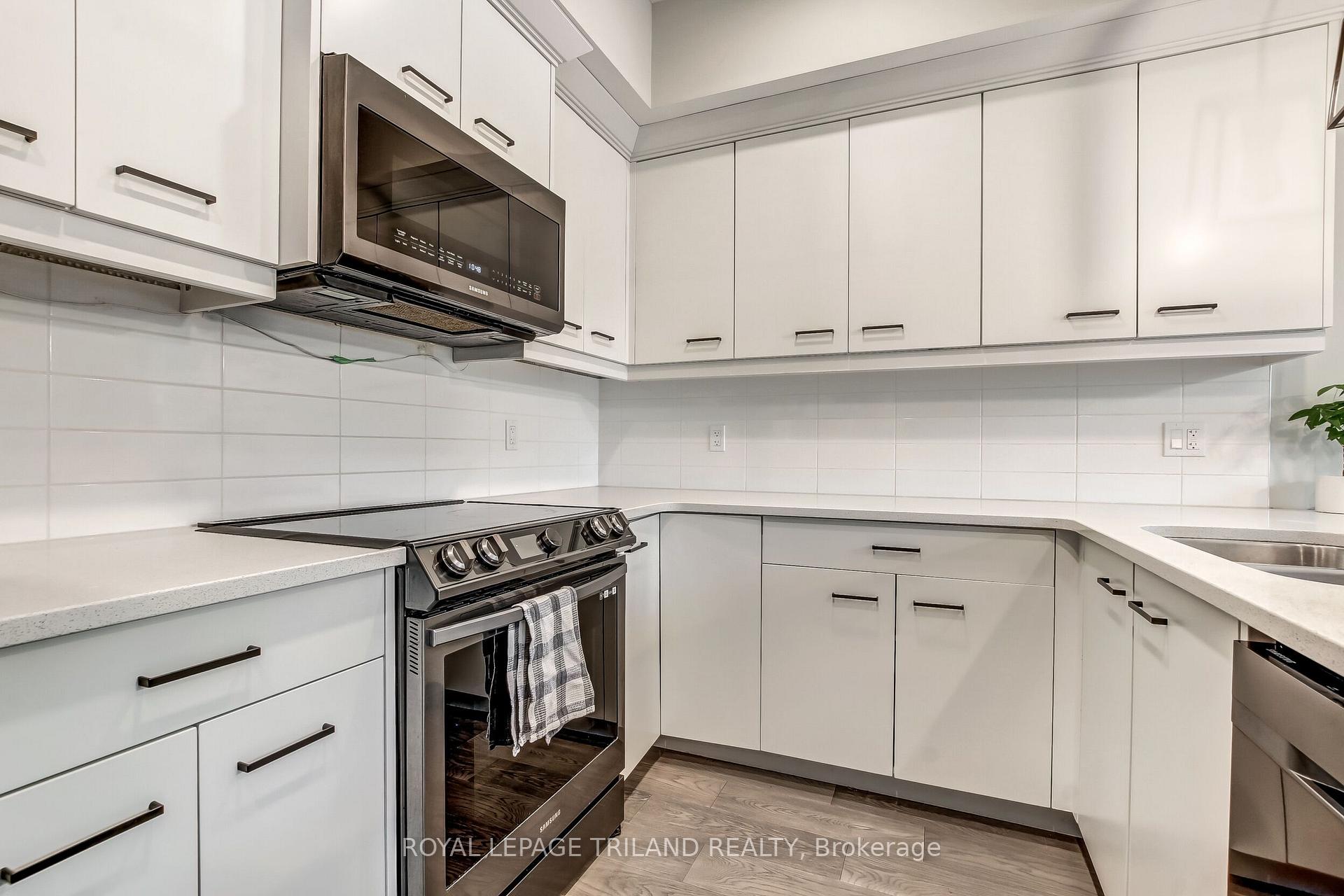 Photo 11 of Unit 62, 601 Lions Park Drive, Strathroy-Caradoc, Mount Brydges — HOMEH