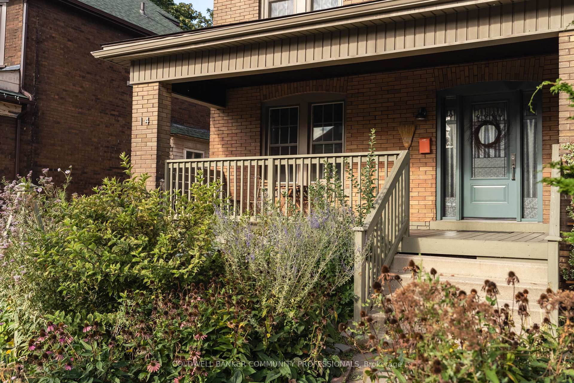 Photo 2 of 14 Prospect Street S, Hamilton, Stipley — HOMEH