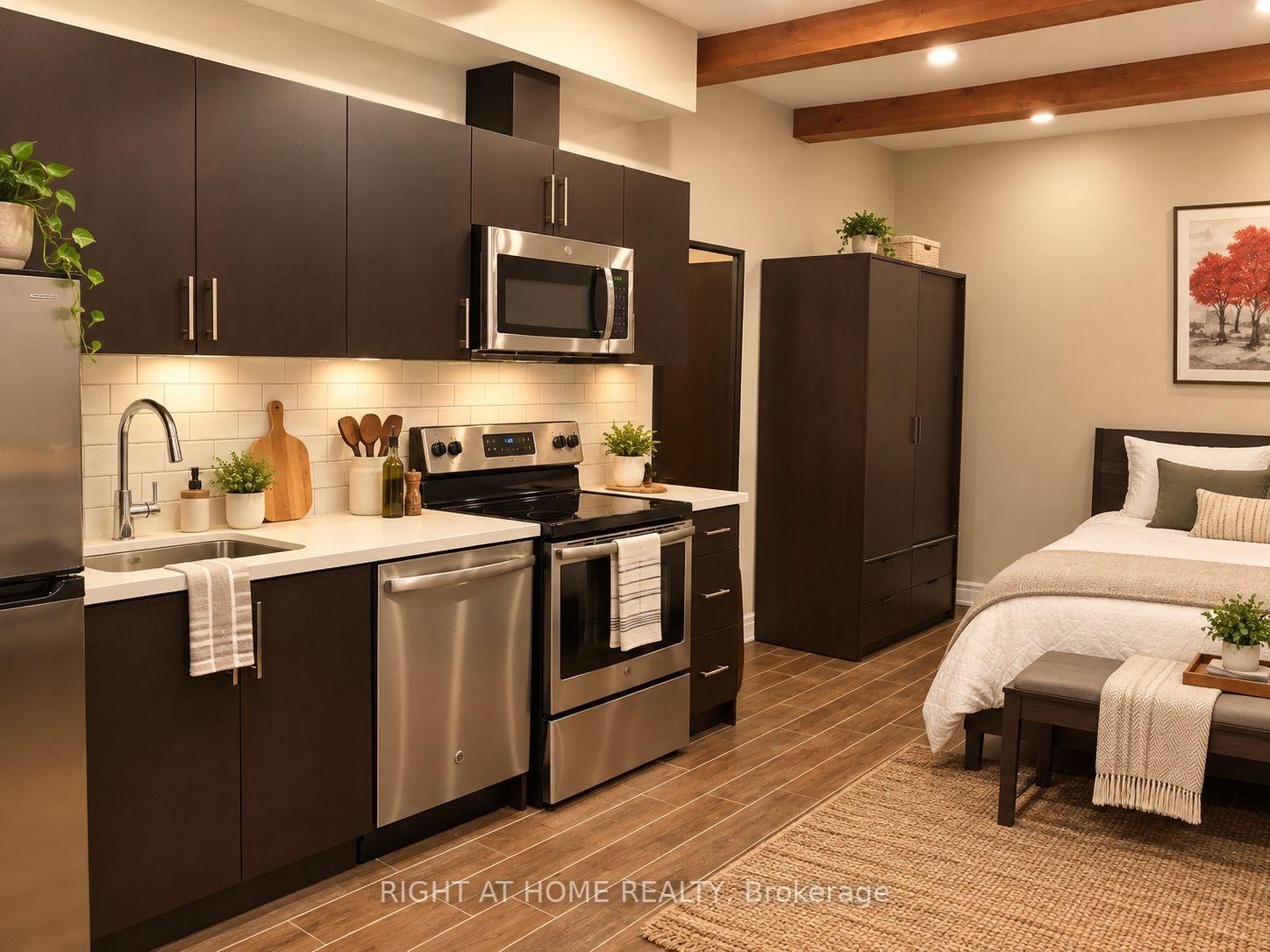 Photo 1 of Unit C, 332 Salem Avenue, Toronto, Dovercourt-Wallace Emerson-Junction — HOMEH
