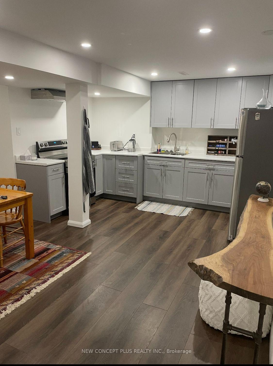 Photo 1 of Unit Basement, 41 Royaledge Way, Hamilton, Waterdown — HOMEH