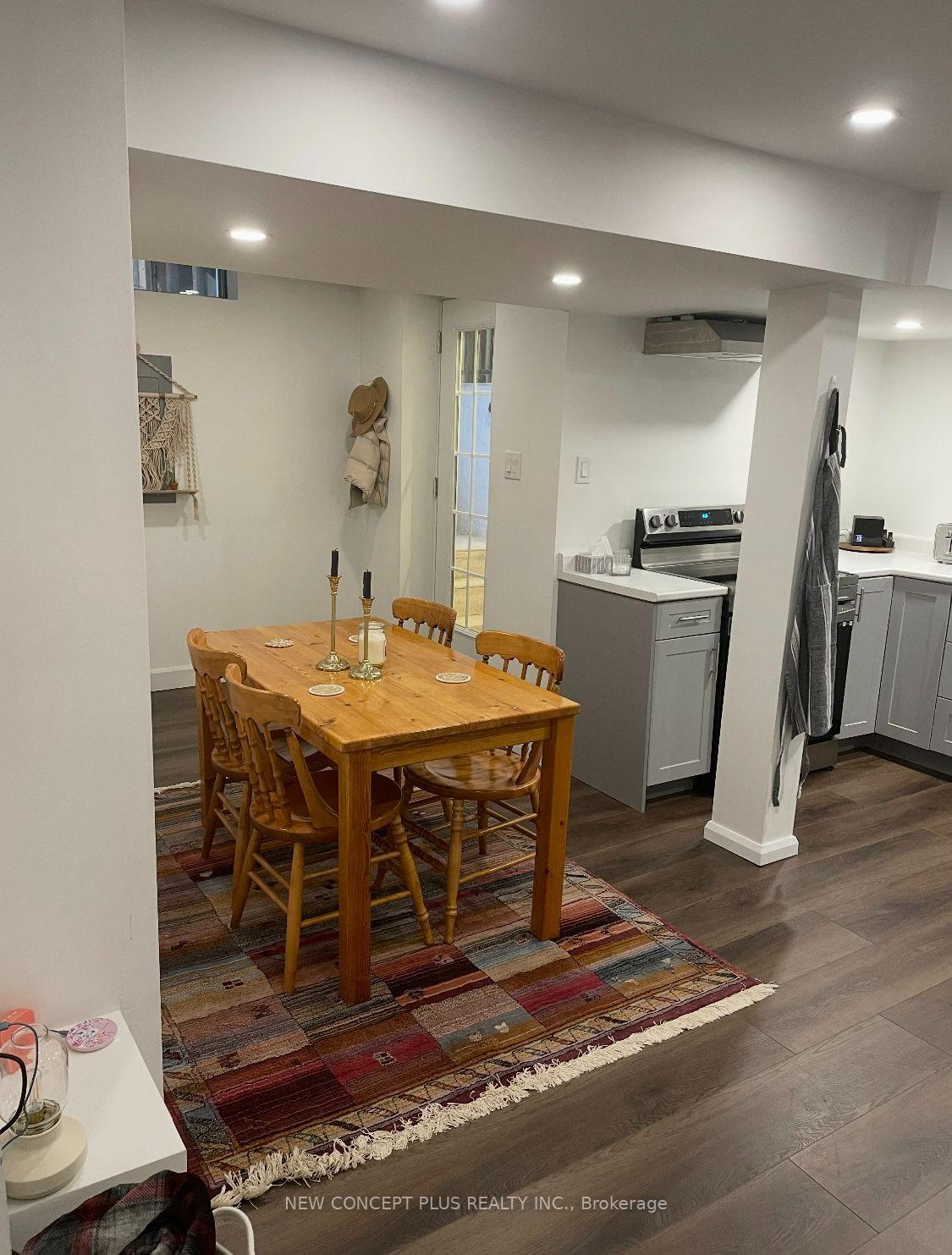 Photo 2 of Unit Basement, 41 Royaledge Way, Hamilton, Waterdown — HOMEH