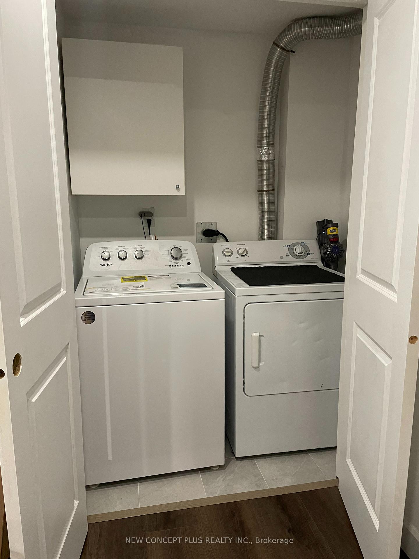 Photo 6 of Unit Basement, 41 Royaledge Way, Hamilton, Waterdown — HOMEH