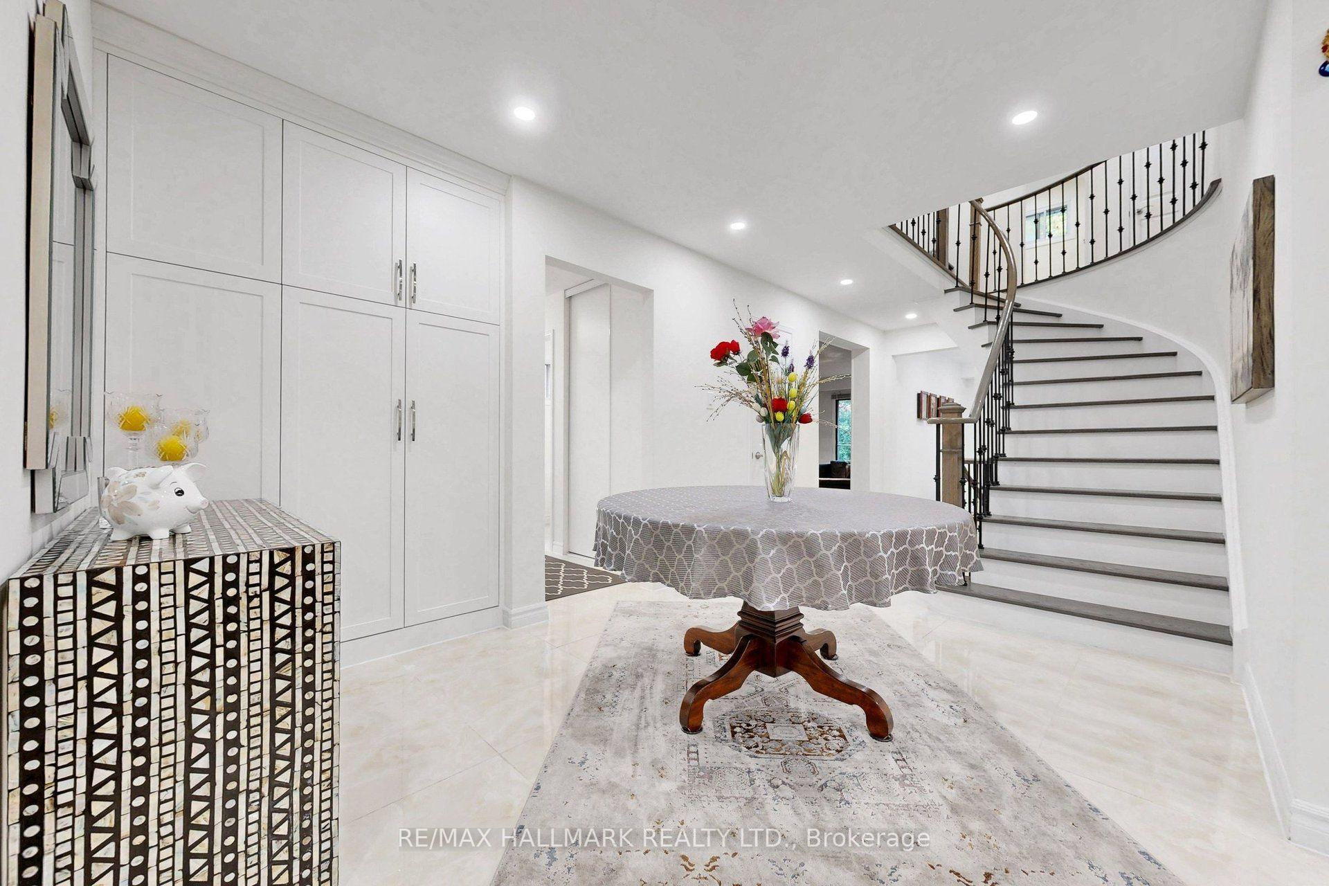 Photo 2 of 22 Pining Road, Markham, Aileen-Willowbrook — HOMEH