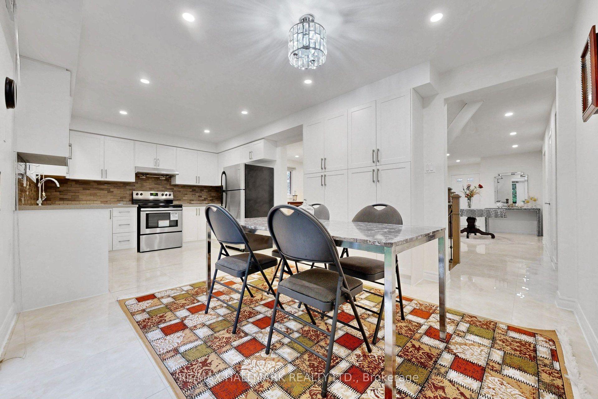 Photo 7 of 22 Pining Road, Markham, Aileen-Willowbrook — HOMEH