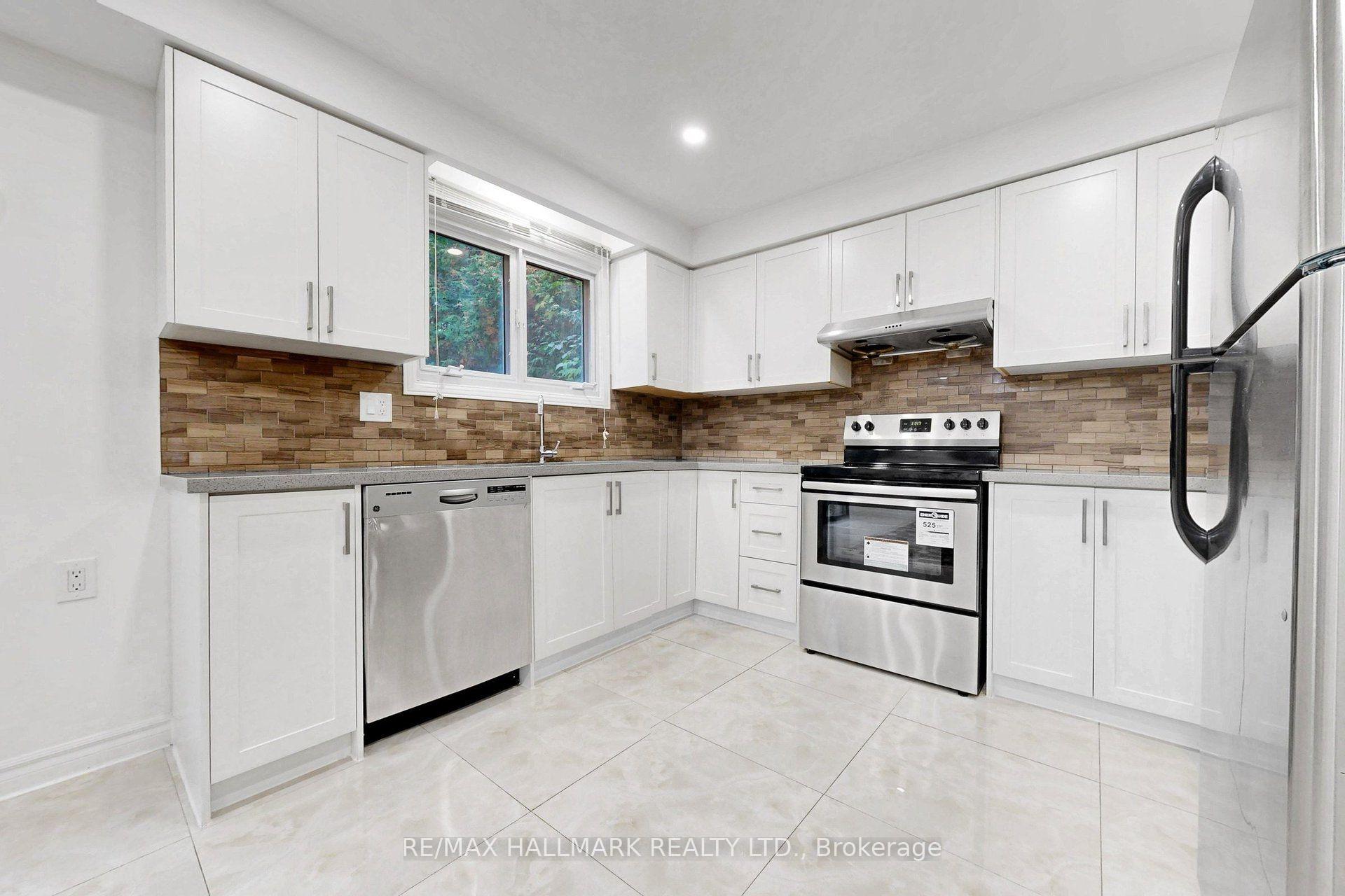 Photo 9 of 22 Pining Road, Markham, Aileen-Willowbrook — HOMEH