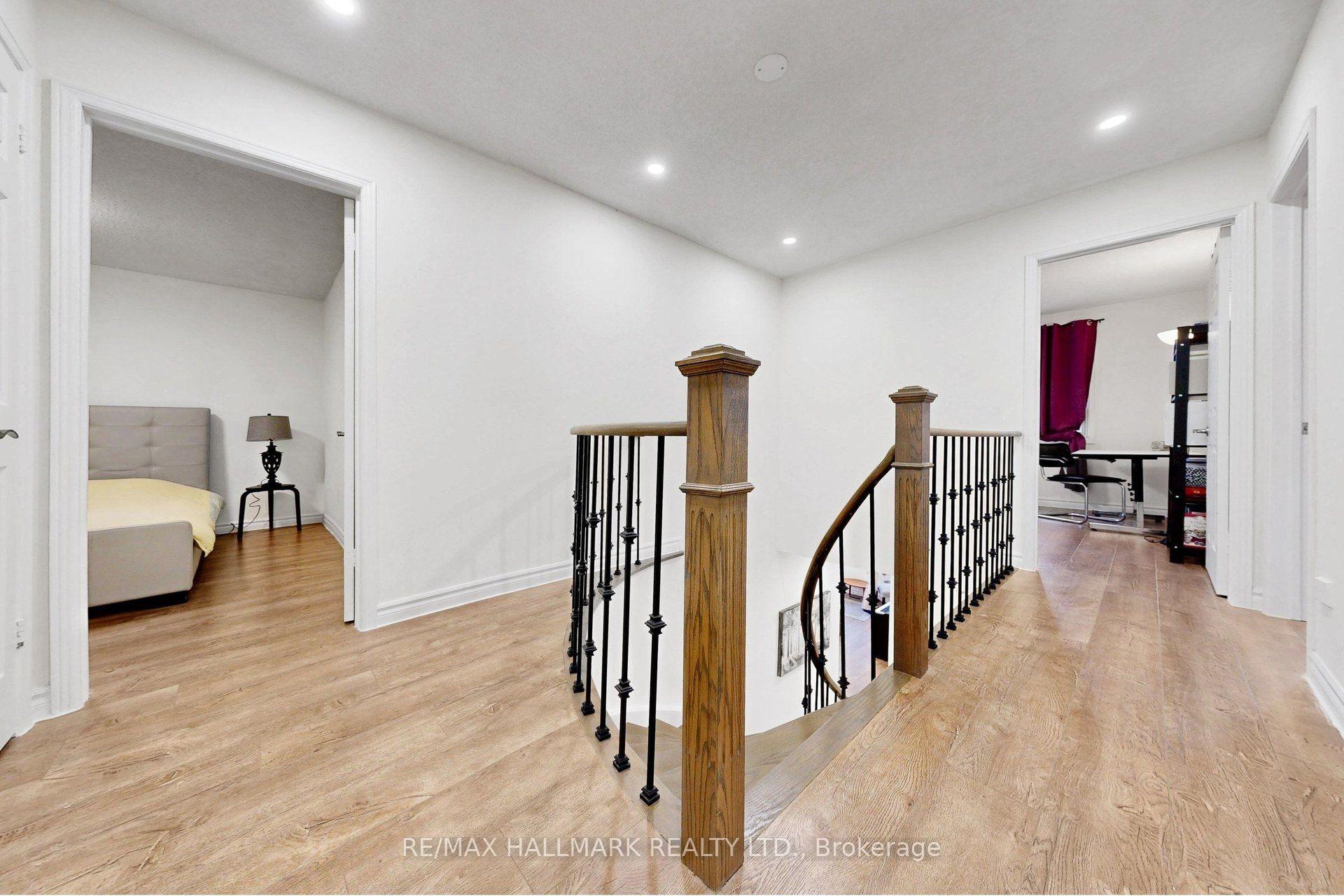 Photo 17 of 22 Pining Road, Markham, Aileen-Willowbrook — HOMEH