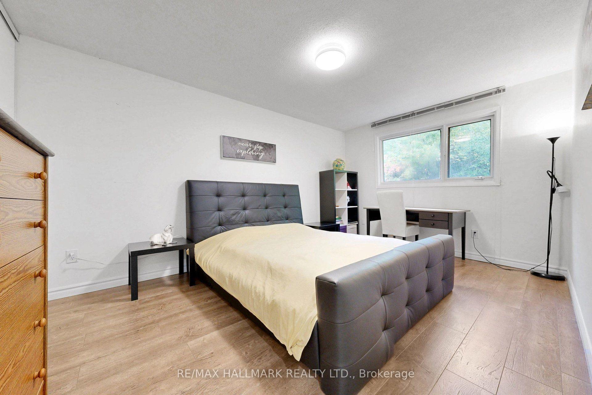 Photo 18 of 22 Pining Road, Markham, Aileen-Willowbrook — HOMEH