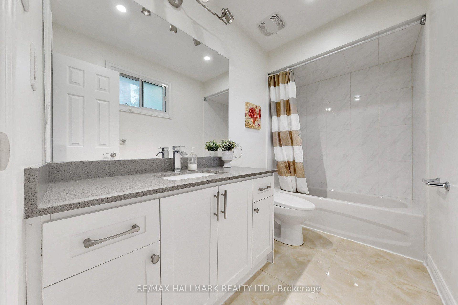 Photo 23 of 22 Pining Road, Markham, Aileen-Willowbrook — HOMEH