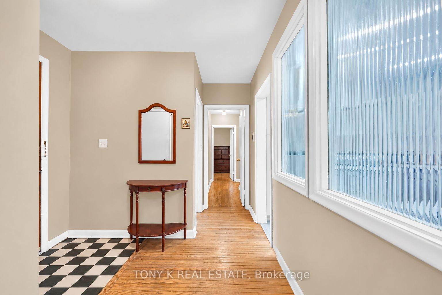 Photo 2 of 102 Haileybury Drive, Scarborough, Bendale — HOMEH