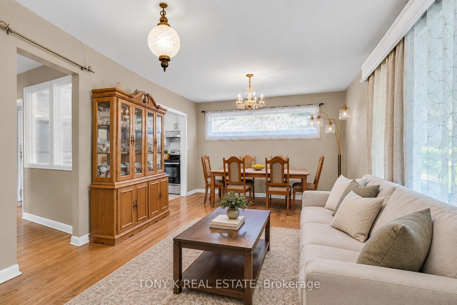 Photo 4 of 102 Haileybury Drive, Scarborough, Bendale — HOMEH